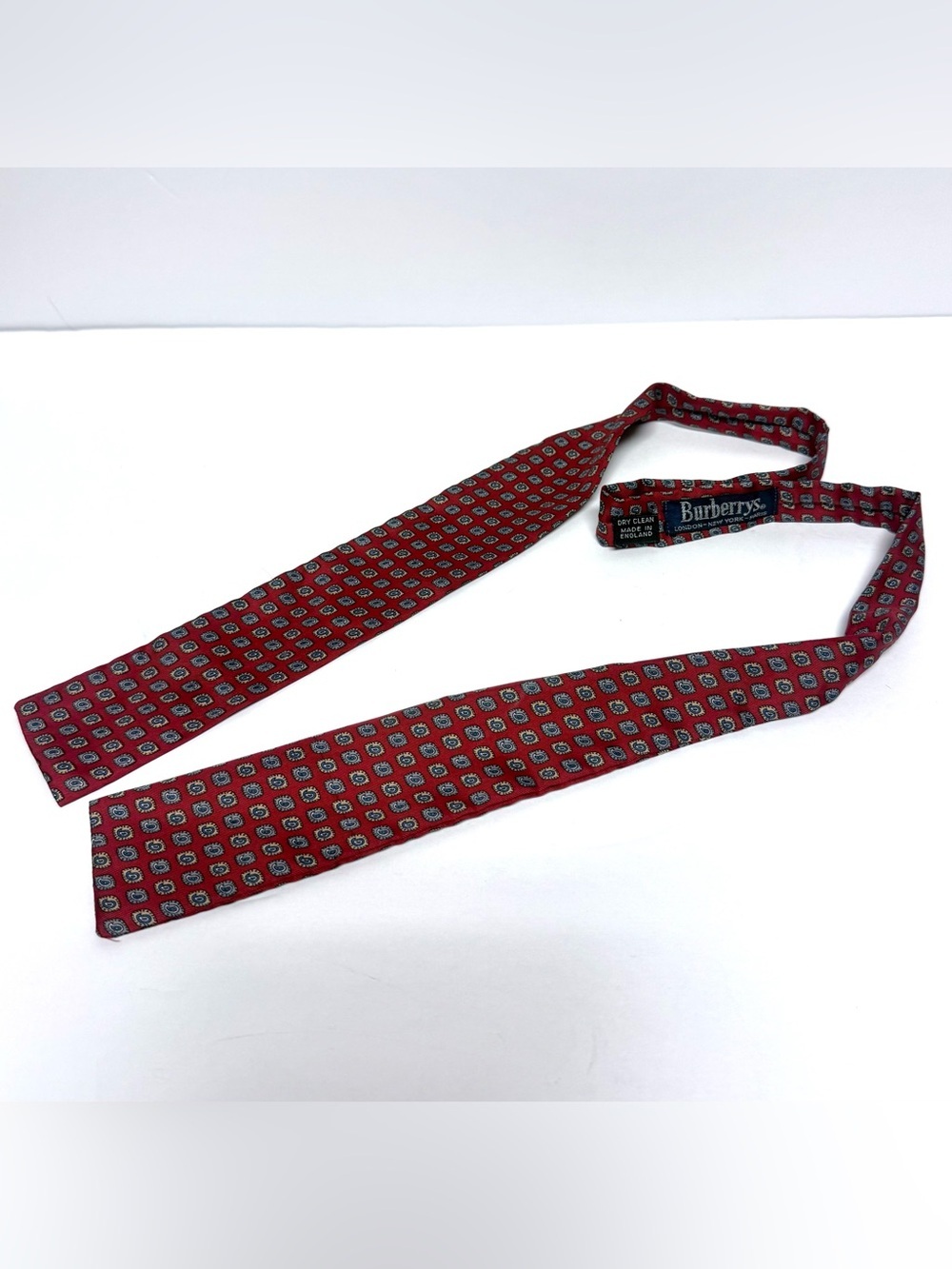 Vintage Burberrys 100% Silk Ascot / Cravat